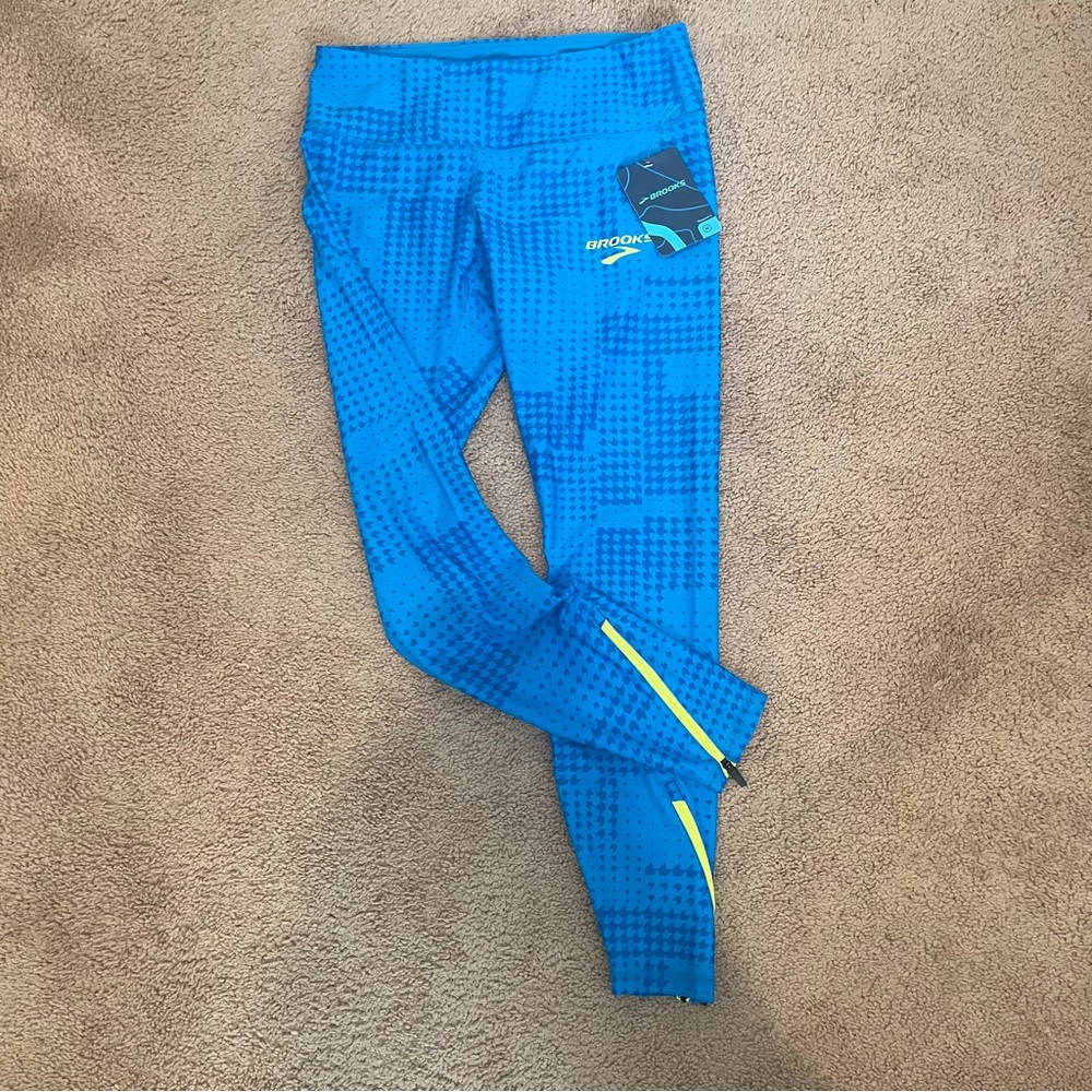 Brooks jogging pants
